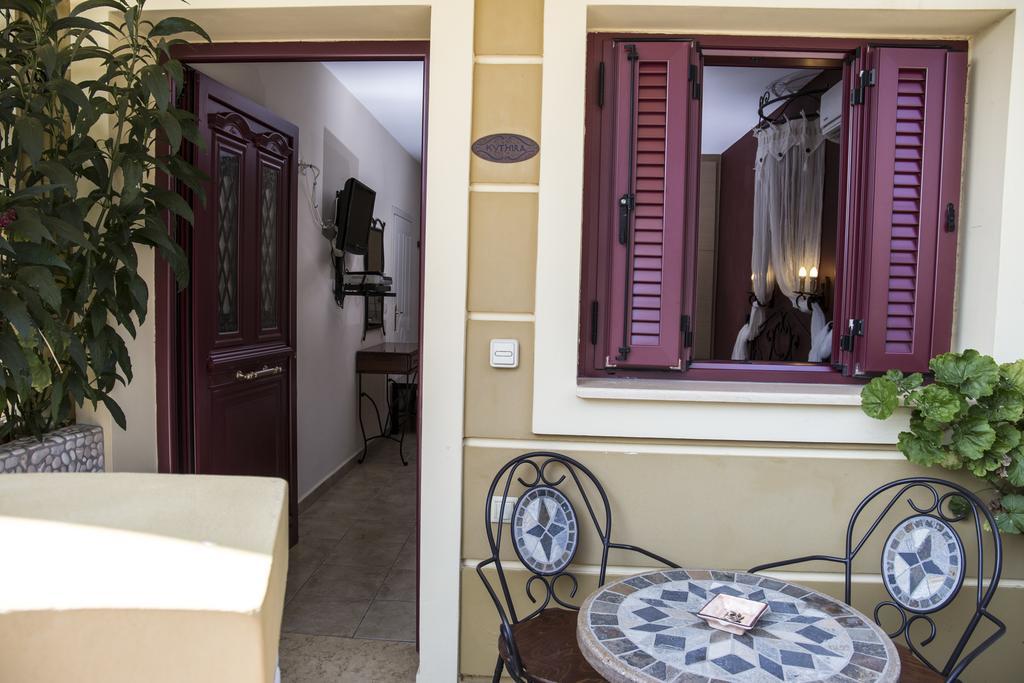 Greka Ionian Suites Айя-Евфимия Экстерьер фото