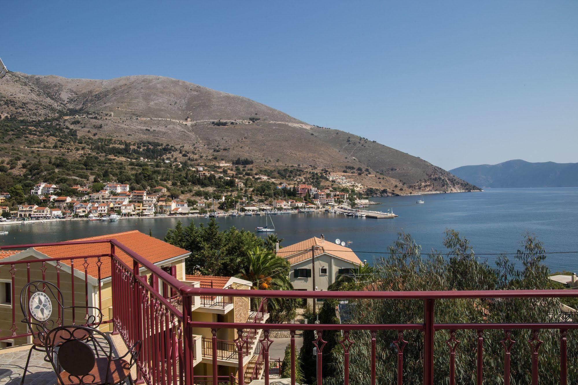 Greka Ionian Suites Айя-Евфимия Экстерьер фото
