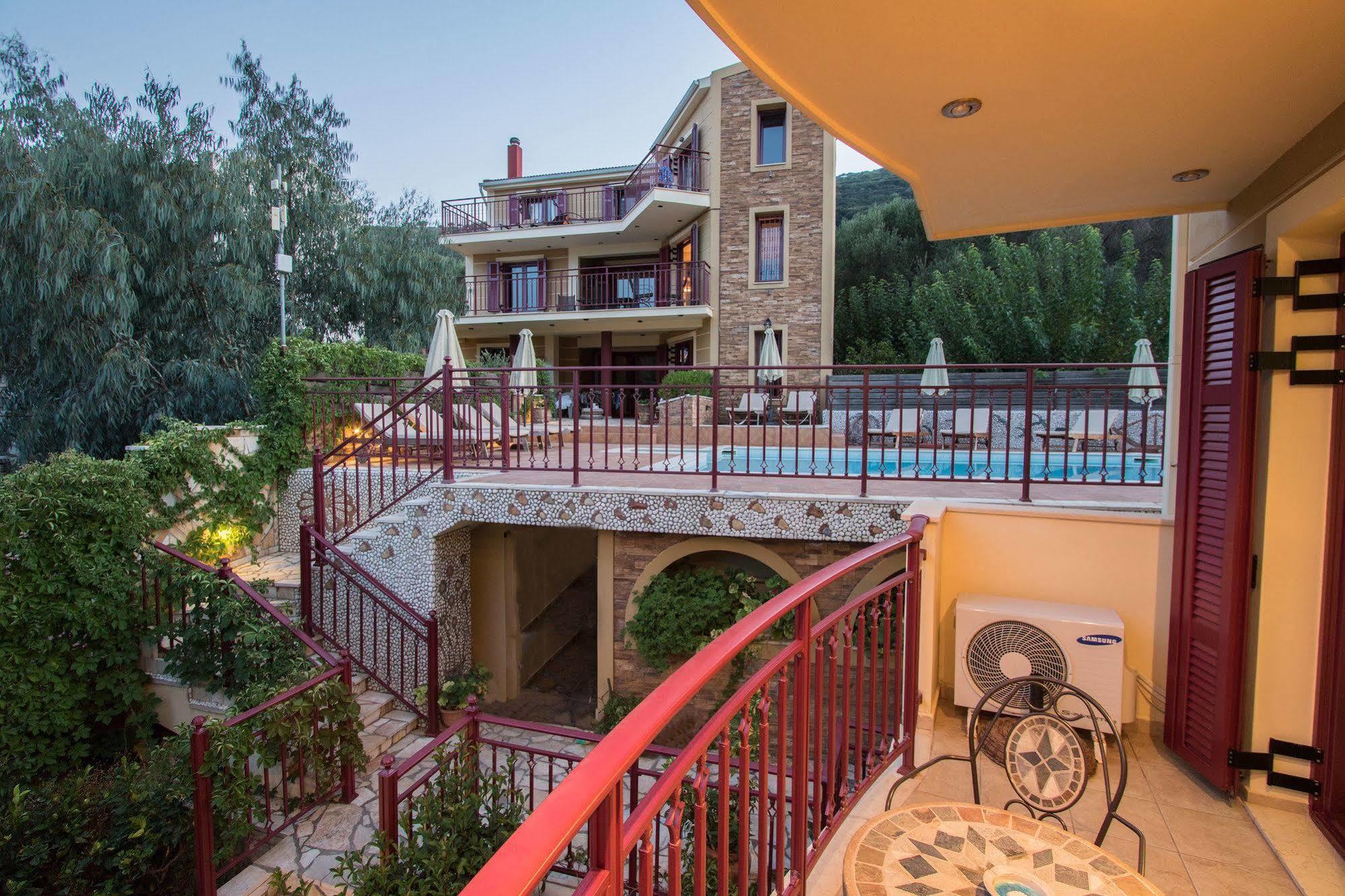 Greka Ionian Suites Айя-Евфимия Экстерьер фото