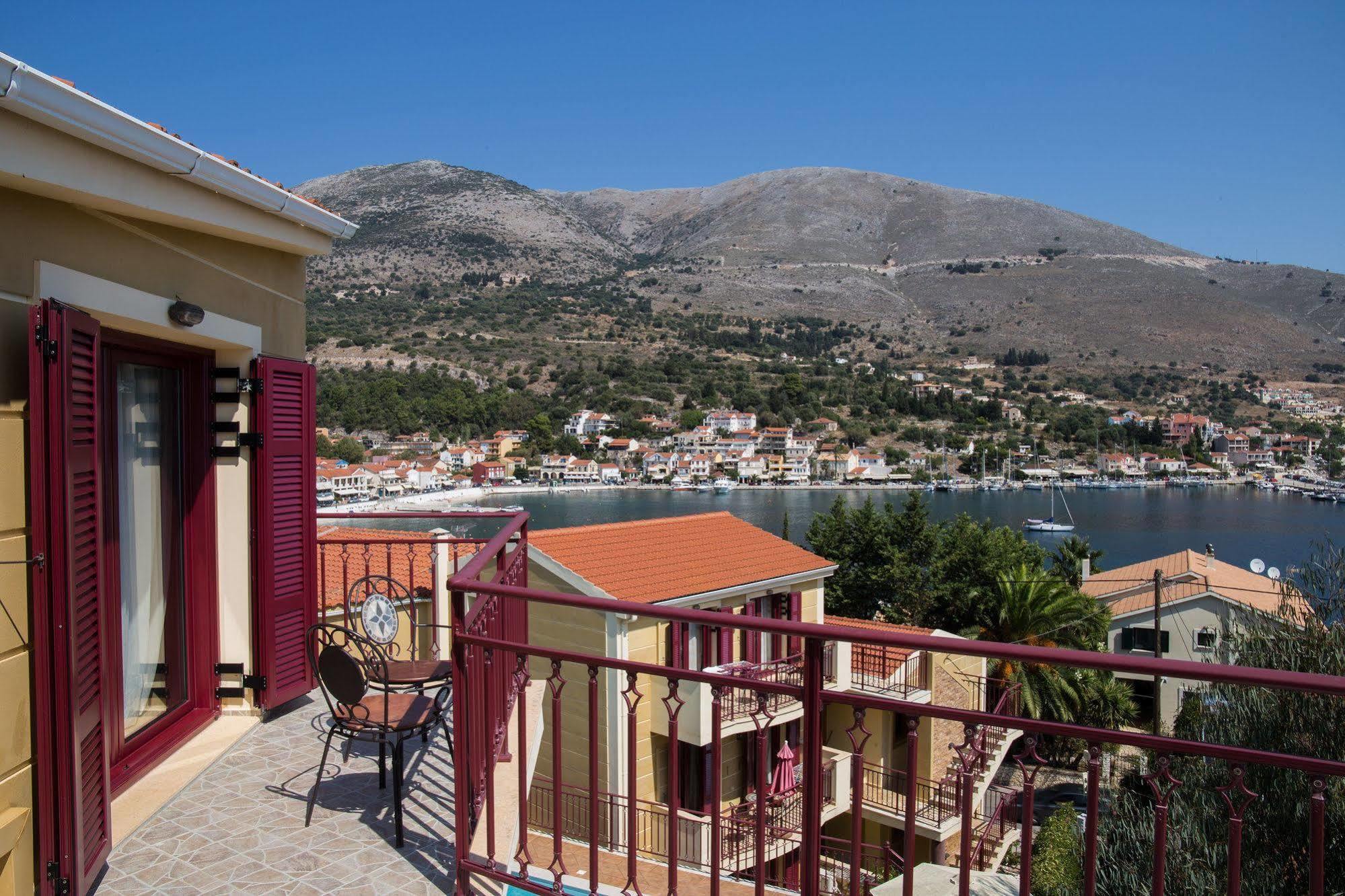 Greka Ionian Suites Айя-Евфимия Экстерьер фото