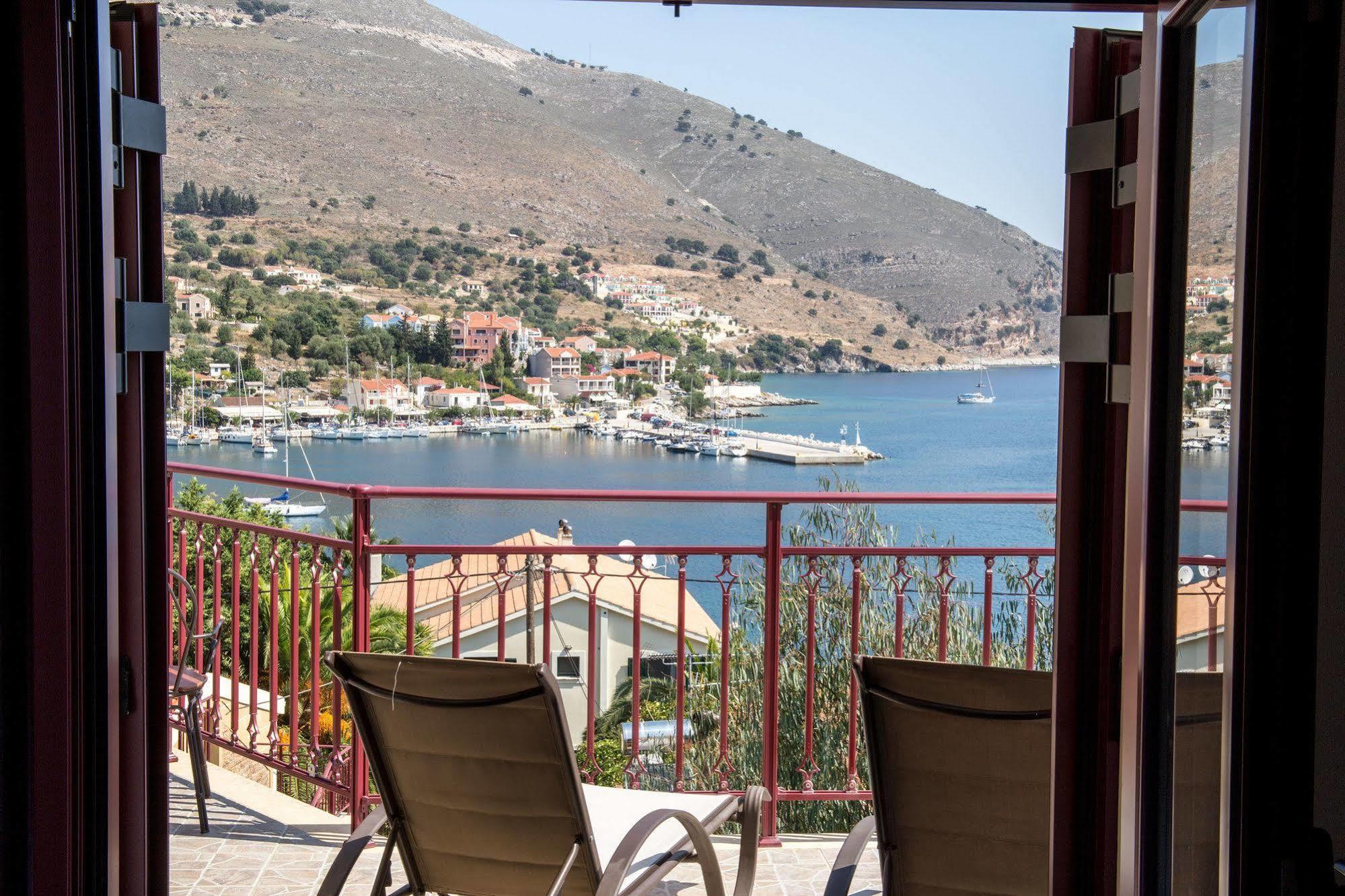 Greka Ionian Suites Айя-Евфимия Экстерьер фото